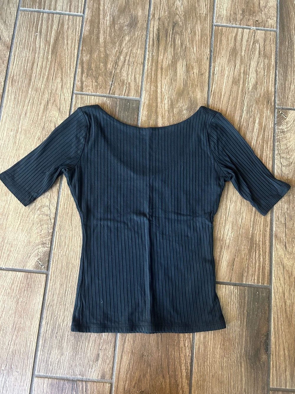Abercrombie & Fitch black low back ribbed shirt